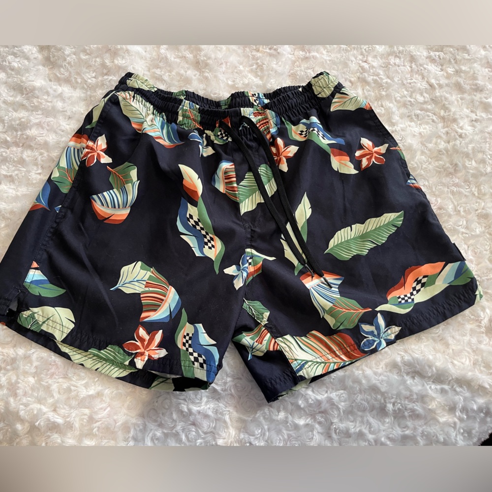 Vans geometric floral print shorts size large